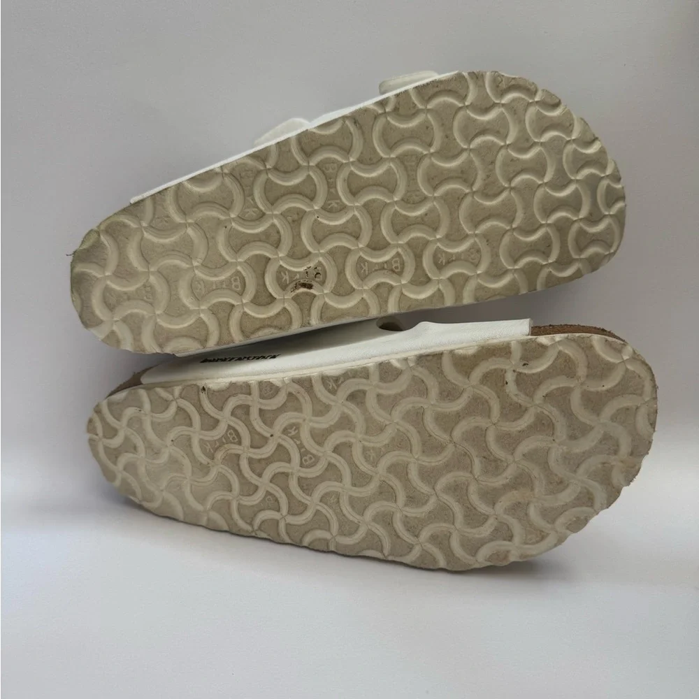 Birkenstock - Arizona Two-Strap Birko-Flor Sandals - Size 39 - EUC